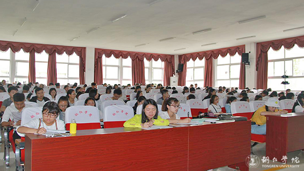 beat365道德讲堂举办“道德社会化与志愿服务精神”讲座