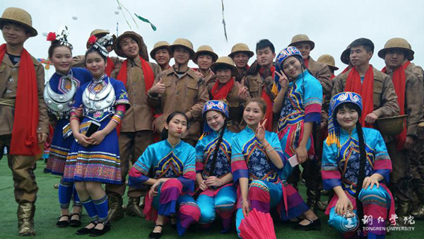 beat365583名师生积极为万山风筝节开幕式服务获好评