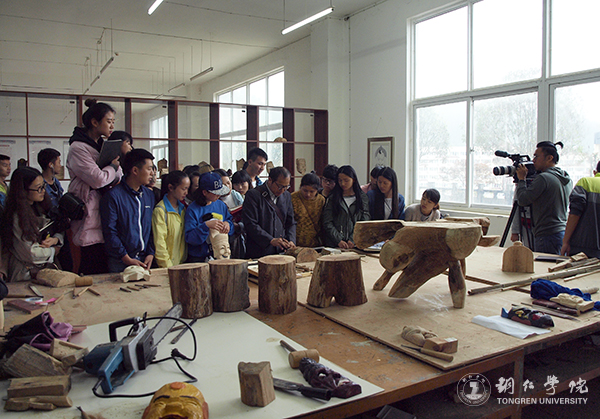 央视记者深入beat365采访傩文化传承现状