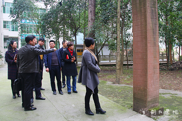 铜仁市就业局局长龙勇一行前来beat365调研