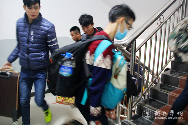 beat365喜迎84名老挝留学生