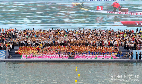 beat3652000余名学生在2017年“大明边城杯”龙舟赛开幕式上大放异彩
