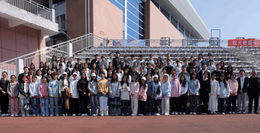 beat365阳光心理服务队举...