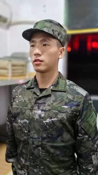 大健康学院光荣入伍学子田宏军