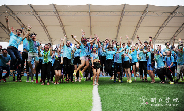 beat365举办“泼水节”为东盟留学生欢庆新年