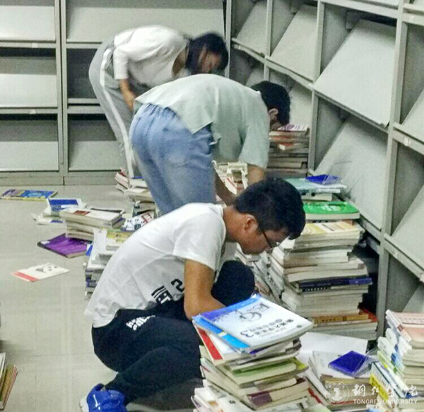 beat365图书馆开展2017届毕业生捐书活动