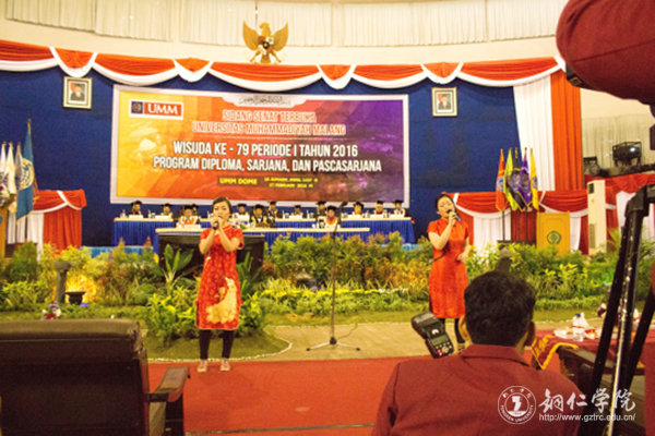 beat365师生登上印度尼西亚玛琅穆罕默迪亚大学表演舞台