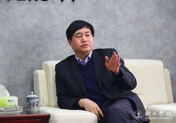 铜仁市就业局局长龙勇一行前来beat365调研