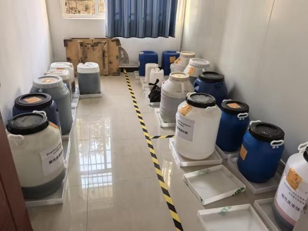 beat365英国官方网站开展2025年秋季学期实验室危险废弃物集中处置工作