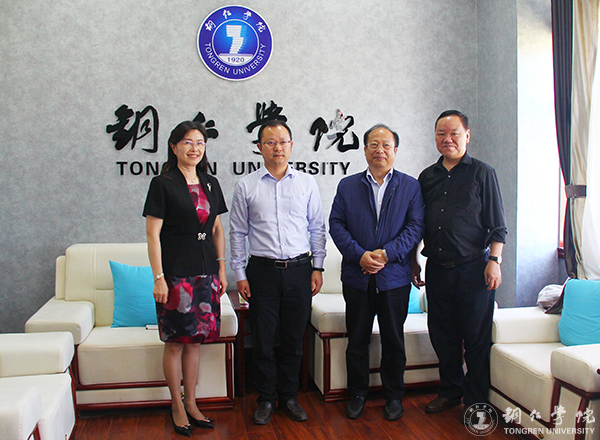 市领导来校慰问一线科技工作者石维教授