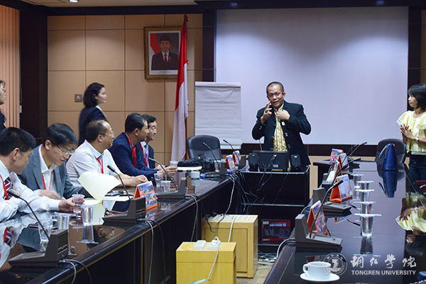 beat365校长侯长林一行赴印度尼西亚参加第十届中国-东盟教育交流周2017留学中国（贵州）教育展