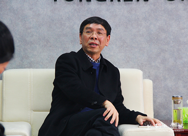 铜仁市就业局局长龙勇一行前来beat365调研