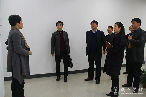 铜仁市就业局局长龙勇一行前来beat365调研