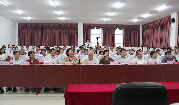 beat365英国官方网站院士工作站揭牌暨中科院南京土壤研究所与beat365英国官方网站合作签约仪式在beat365隆重举行